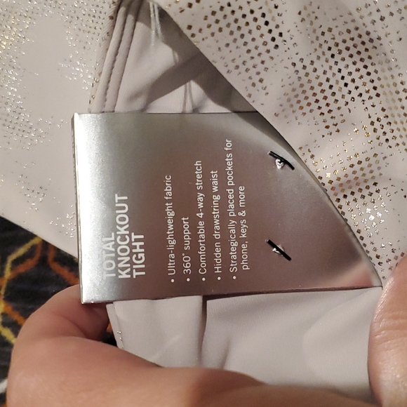 Victoria Sport Total Knockout Tight Leggins - Picture 7 of 10